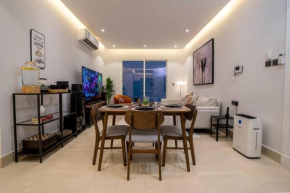10 Minutes to Boulevard, Modern Apartment in Al-Malqa, Self Check-in